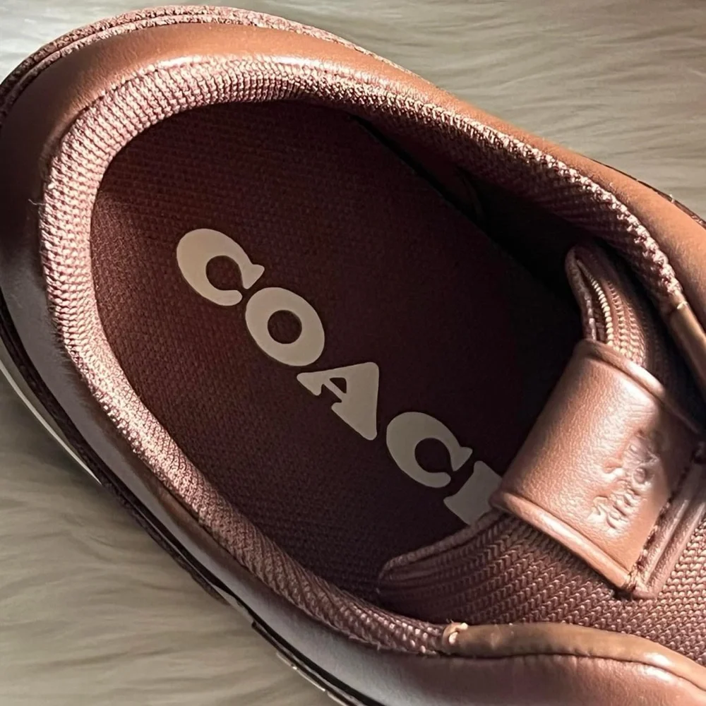 C201 - Coach Sneaker in Signature Canvas - Picture 9 of 14